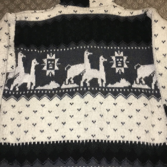 Alpaca Sweater - Picture 6 of 8